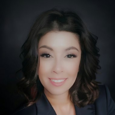 Valerie F. - Freelance Digital Marketer