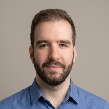 NIKOS R. - Freelance Marketing Strategist