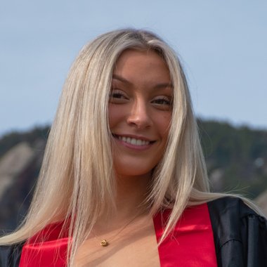 Sofia O. - Freelance Copywriter