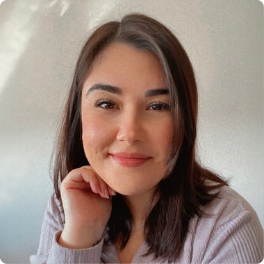 Maria G. - Freelance Graphic Designer