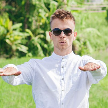 Alex K. - Freelance Voiceover Artist