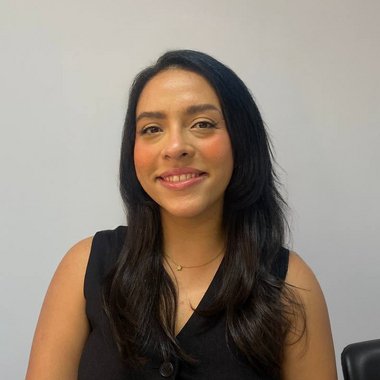 Sabrina S. - Freelance Graphic Designer