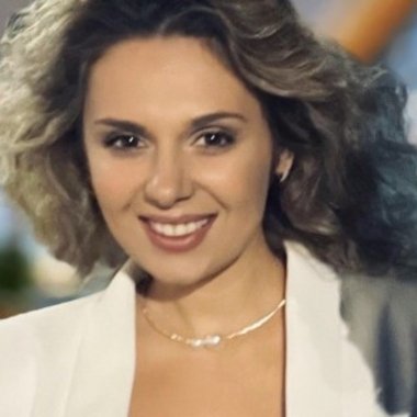 Raluca B. - Freelance Assistant Editor