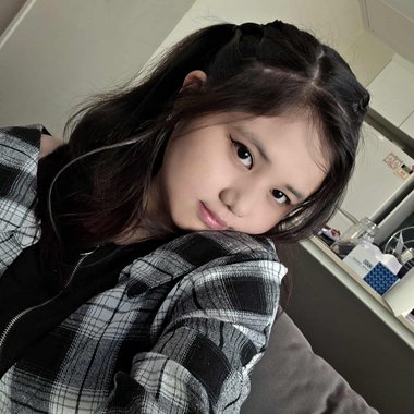 Jana J. - Freelance Motion Graphic Designer