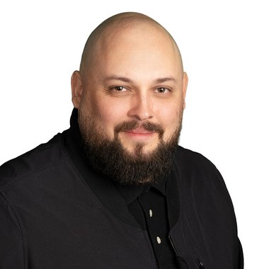 Jonathon S. - Freelance Graphic Designer