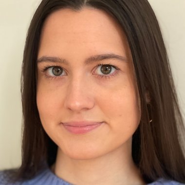 Divia M. - Freelance Social Media Freelancer