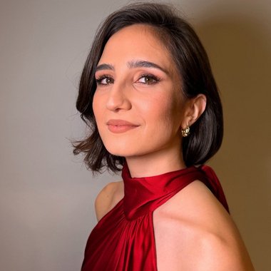 Daniela C. - Freelance Graphic Designer