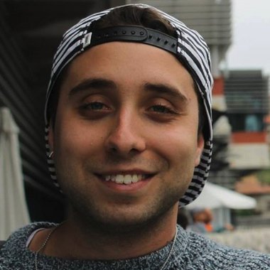 Diego G. - Freelance Graphic Designer