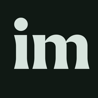 Iain M. - Freelance Graphic Designer