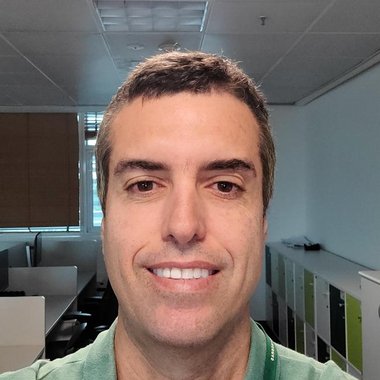 Ricardo M. - Freelance Developer
