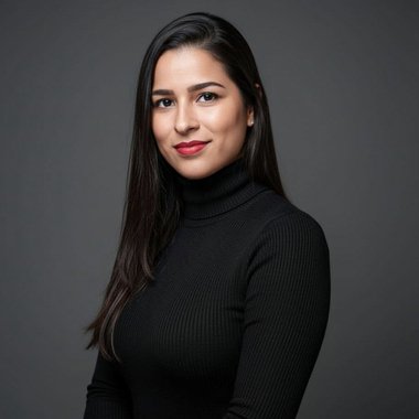 Ana L. - Freelance Graphic Designer
