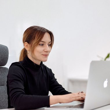 Patrycja B. - Freelance Graphic Designer