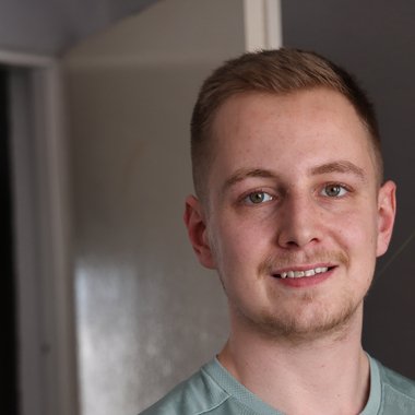Niclas A. - Freelance Graphic Designer