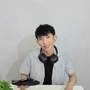 Joseph P. - Freelance Graphic Designer