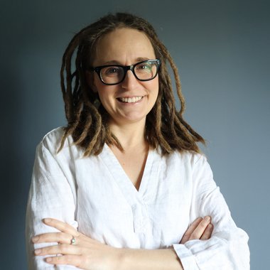 Ewa T. - Freelance Graphic Designer