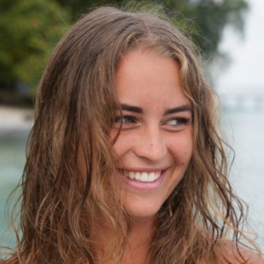 Elise K. - Freelance Ugc Creator