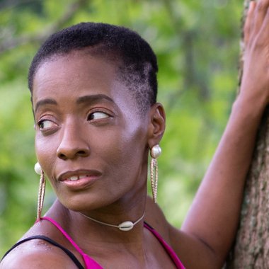 Avionne A. - Freelance Camera Operator