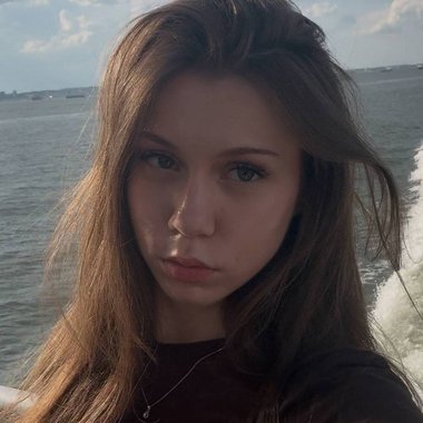 Anastasiia D. - Freelance Graphic Designer