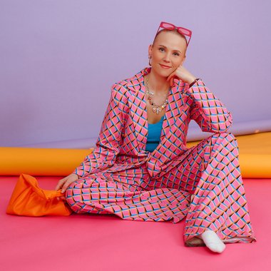 Laura T. - Freelance Set Designer