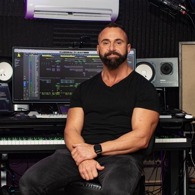 Ari M. - Freelance Music Producer