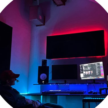 Daniel Z. - Freelance Studio Manager