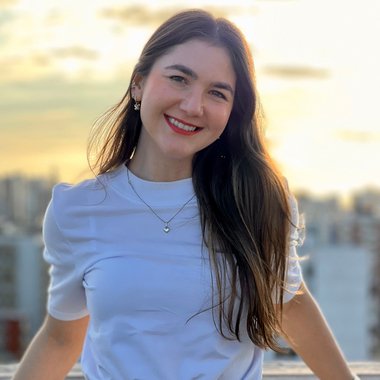 Nicole F. - Freelance Designer